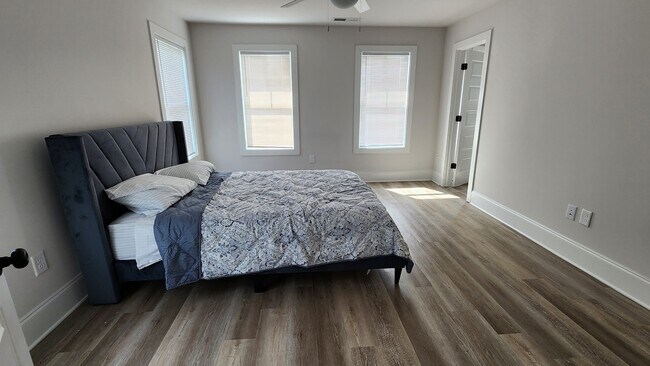 Photo - 380 Lake St House