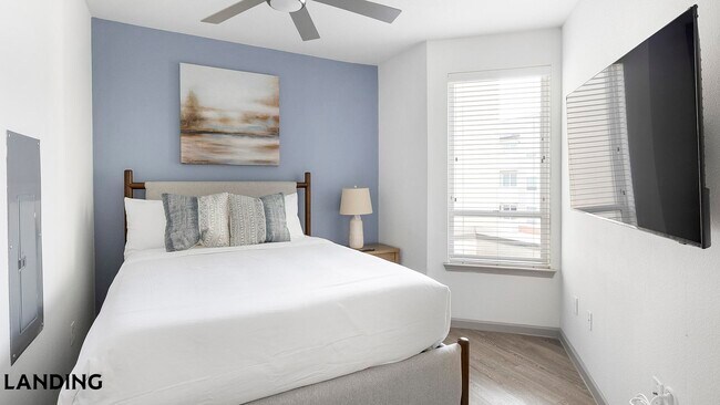 Building Photo - 1001 S Center St