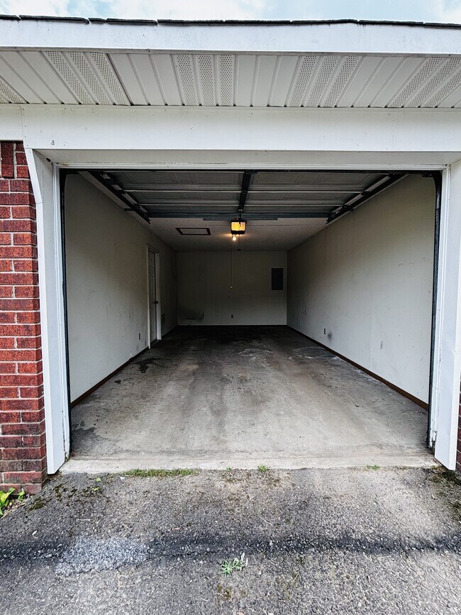 Building Photo - 311 McKennon Ct