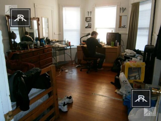 Foto del edificio - 4 bedroom in Allston MA 02134
