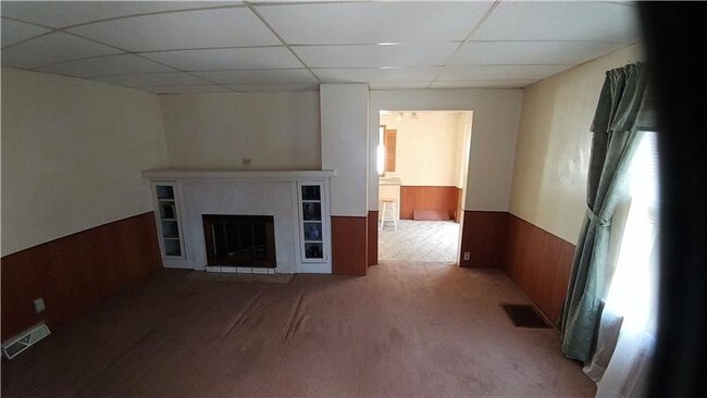 Building Photo - 804 Riverside Dr