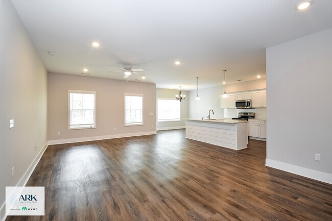 Building Photo - 21 Greyfield Dr