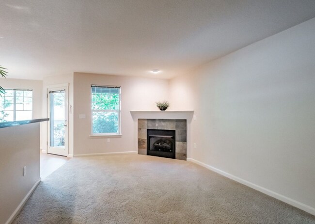 Foto del edificio - Luxury Living at West Oaks Condominiums