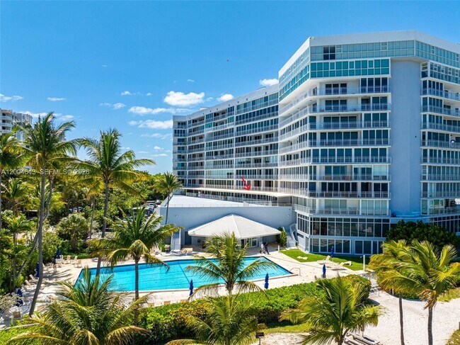 Foto del edificio - 600 Grapetree Dr