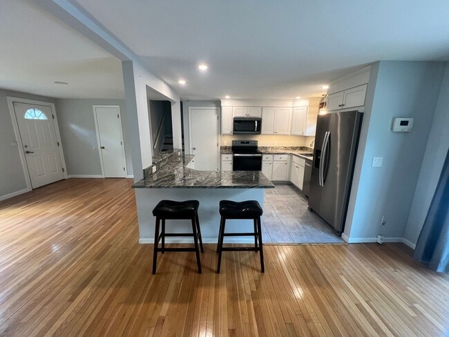 Building Photo - Single Family, Raised Ranch With Many Upda...