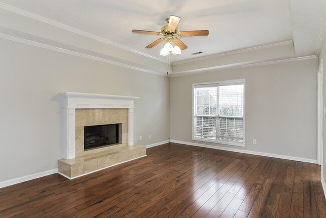 Building Photo - 1303 Dorchester Dr