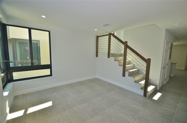 Foto del edificio - 4374 E 10th Ave