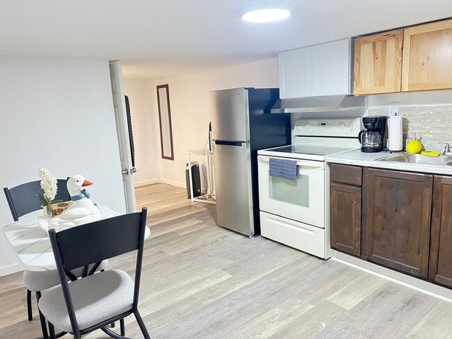 Building Photo - 1240 Landon Rd