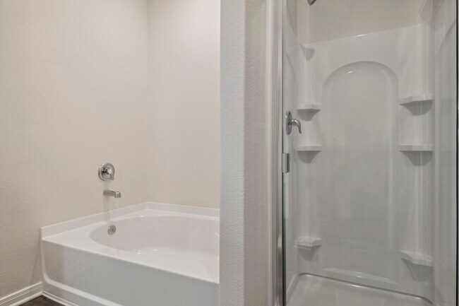 Building Photo - 15818 Berry Hl Dr