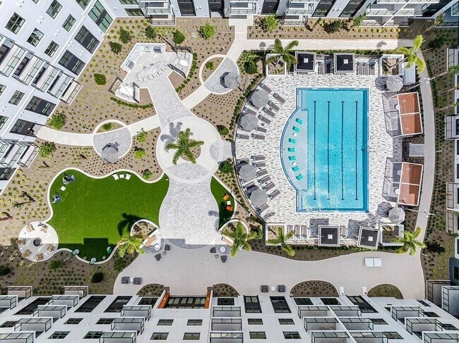 Foto del edificio - 425 Centerpointe Cir