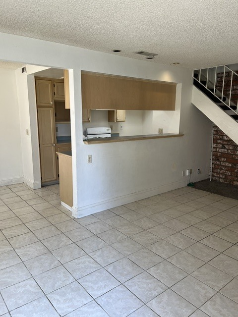 Building Photo - 2082 Calle La Sombra