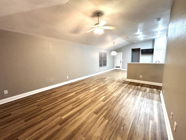 Building Photo - 5534 111th St