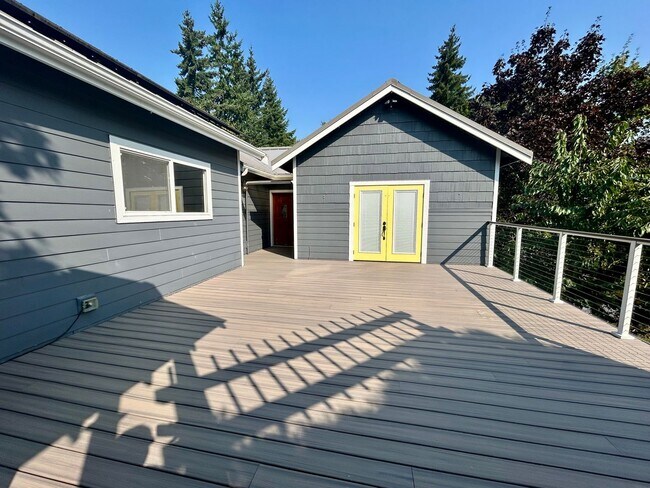 Foto del edificio - 1204 Clearbrook Pl