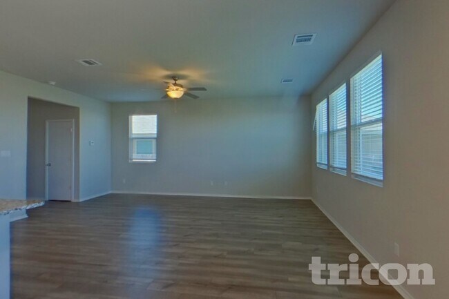 Building Photo - 5117 Sidesaddle Dr