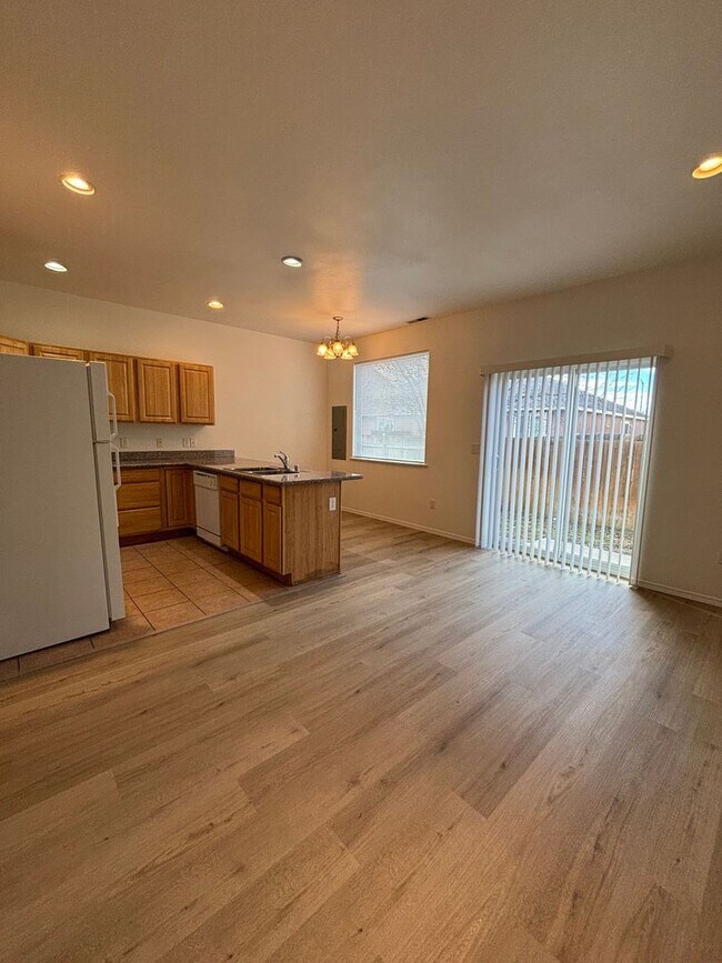 Foto del edificio - $500 Off 1st Month w/ 12m Lease! Pet Frien...