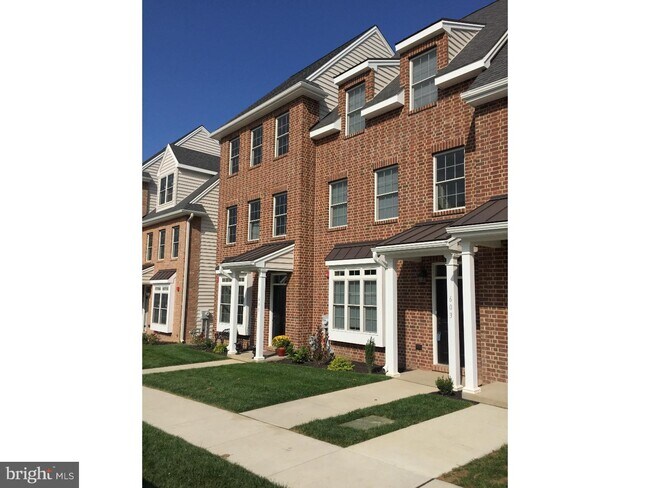 Building Photo - 603 Magnolia Ct