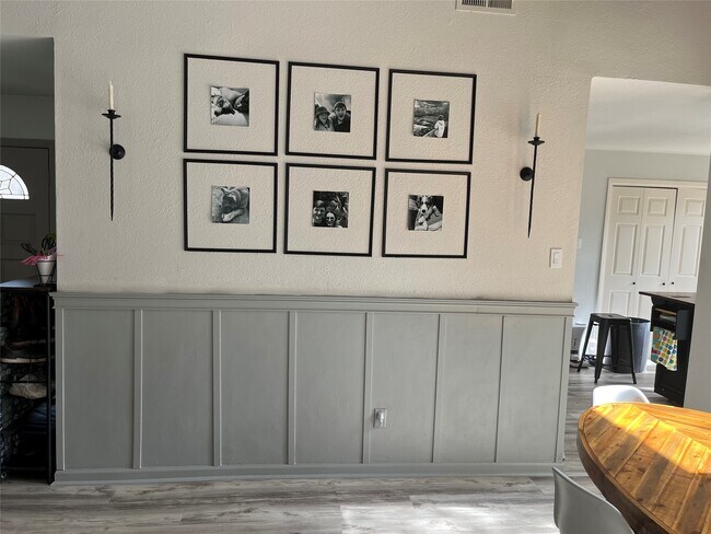 Foto del edificio - 12800 Briar Forest Dr