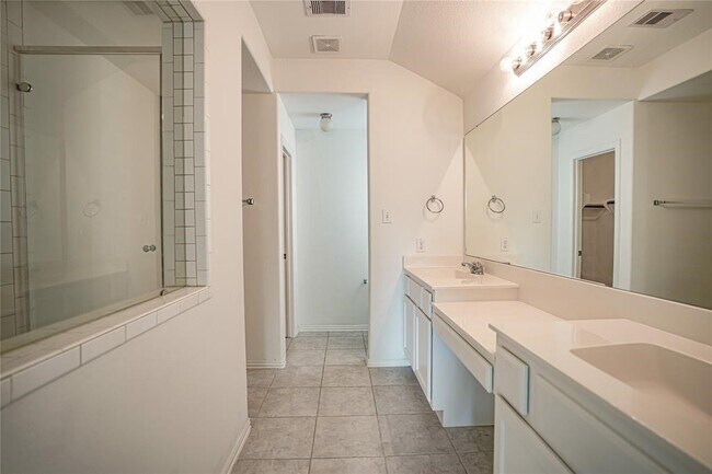 Foto del edificio - 16131 Sommerall Creek Ln