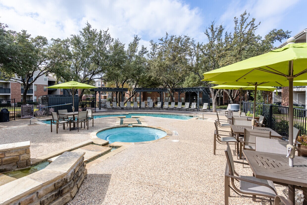 Wimbledon Oaks 1802 Wimbledon Oaks Ln Arlington, TX