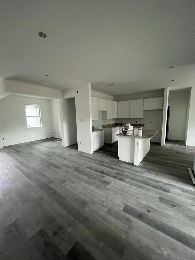 Building Photo - 1114 Perpignan Ct