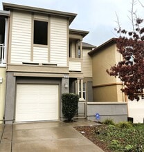 Building Photo - 313 Jacquelyn Ln