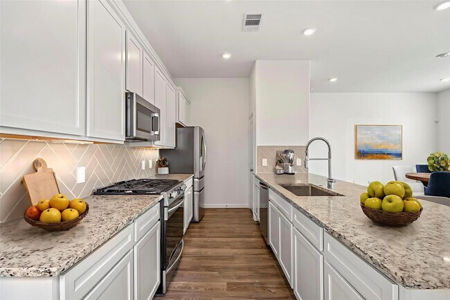 Building Photo - 613 Royal Arch Dr