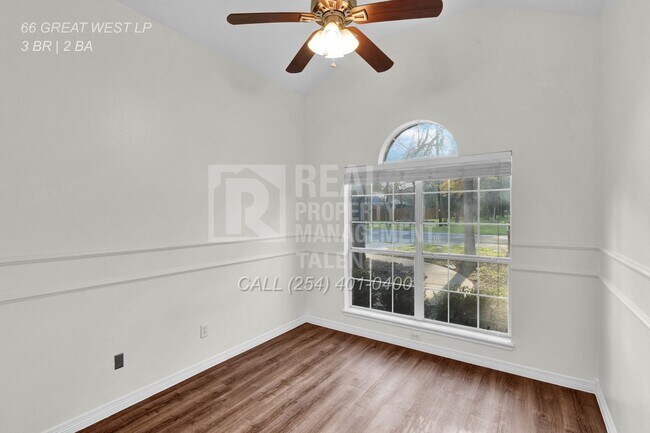 Building Photo - [LEASING SPECIAL] 3 Bedroom, 2 Bathroom Ho...