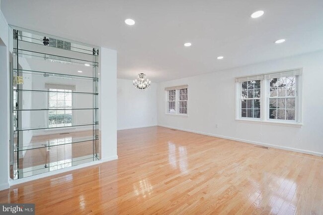 Building Photo - 10246 Arizona Cir