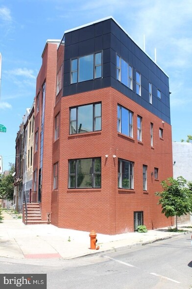 Building Photo - 3017 Ridge Ave