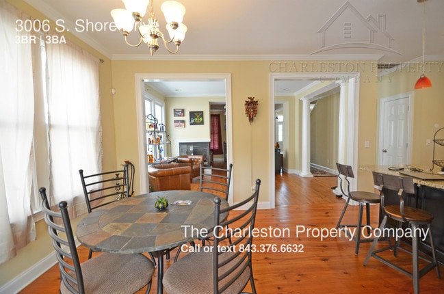 Building Photo - 3006 S Shore Dr
