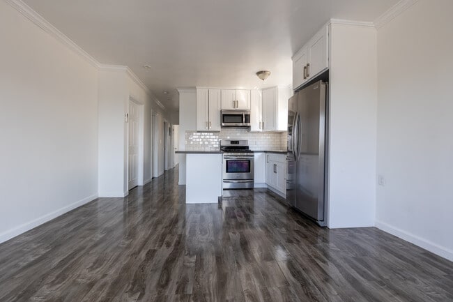 Building Photo - 4643 Pickford St