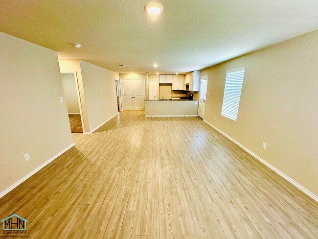 Building Photo - Come Home and Relax in Style in this 3Bedroom 2Bath Home located just a short drive down 1604 fro...