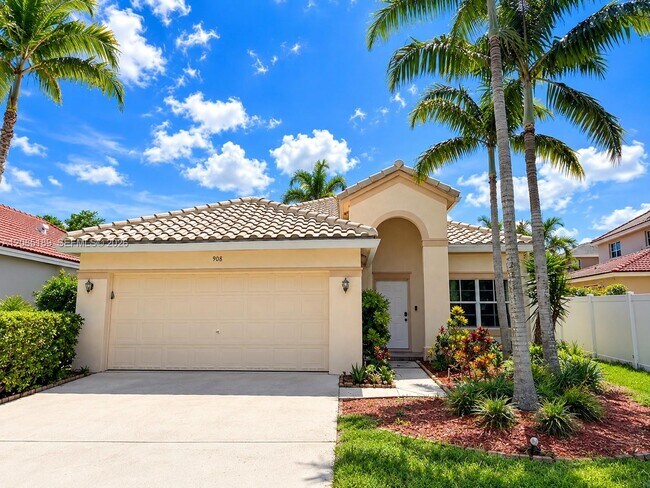 Foto del edificio - 908 Tanglewood Cir