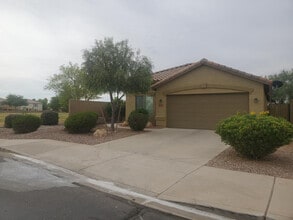 Building Photo - 45967 W Starlight Dr