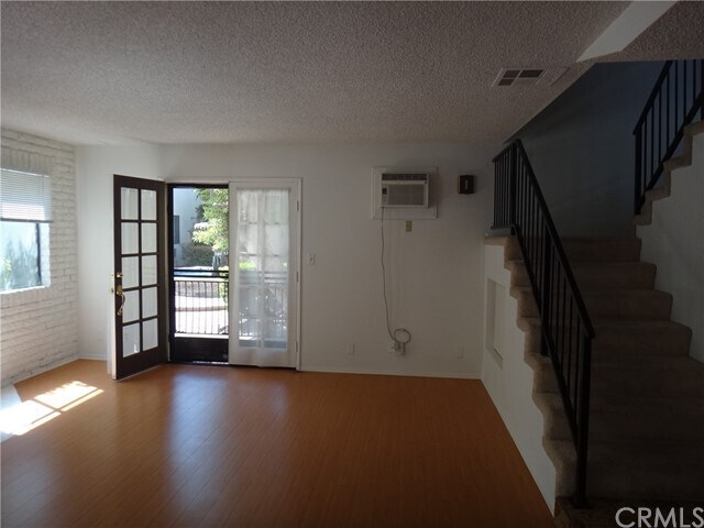 Foto del edificio - 3930 Howard Ave