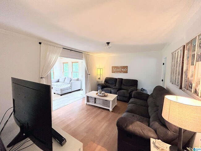 Foto del edificio - 3909 Rock Ridge Rd