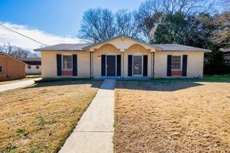 Building Photo - 4356 Eastmont Dr