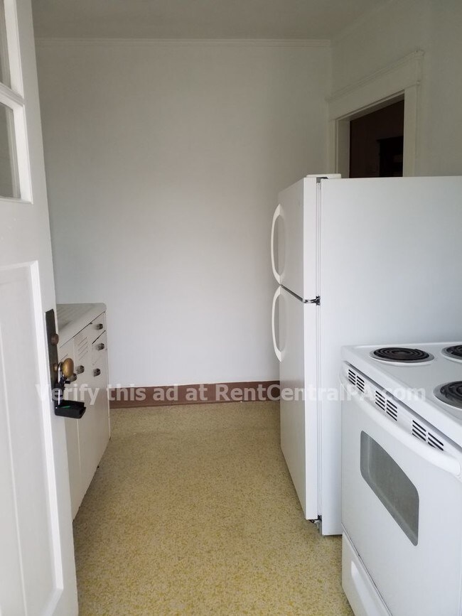 Foto del edificio - 943 New Holland Rd Apt 2