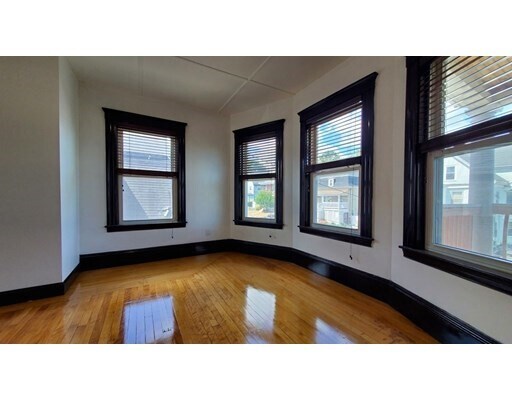 Foto del edificio - 74 Grant St