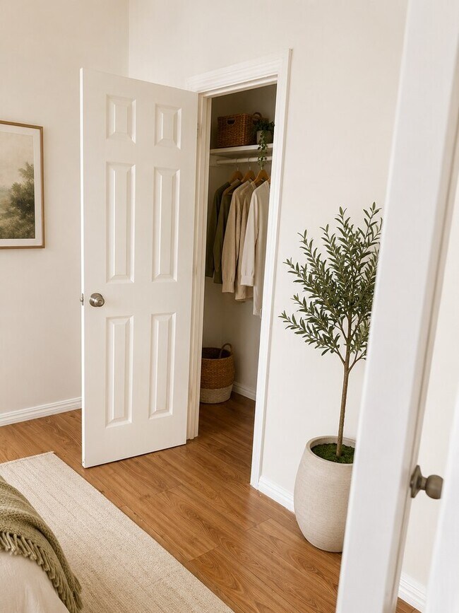 Armario del dormitorio - 1427 N Kingsley St