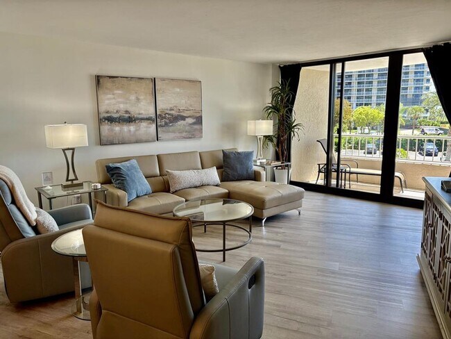 Building Photo - 380 Seaview Ct
