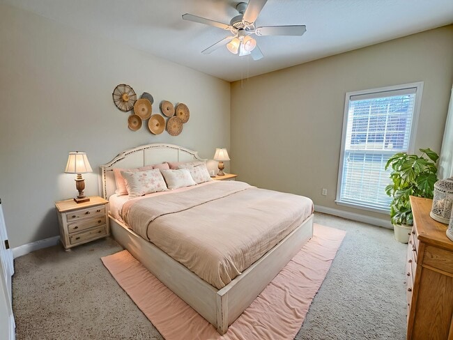 Foto del edificio - 1220 Lattice Ct