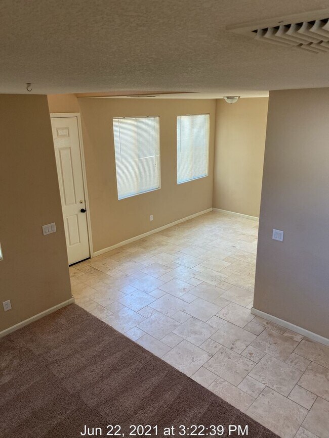 Foto del edificio - Large Corner Lot