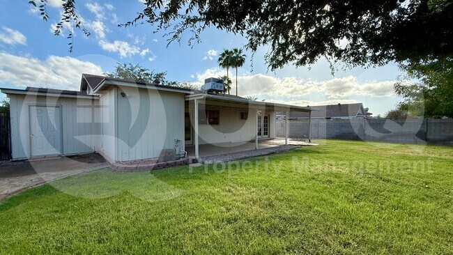 Foto del edificio - 1614 W Brooks St