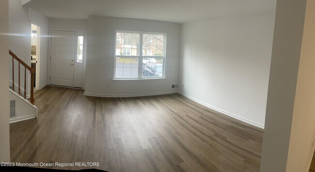 Building Photo - 17 Karen Dr