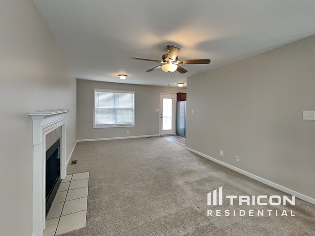 Building Photo - 327 Mills Dr