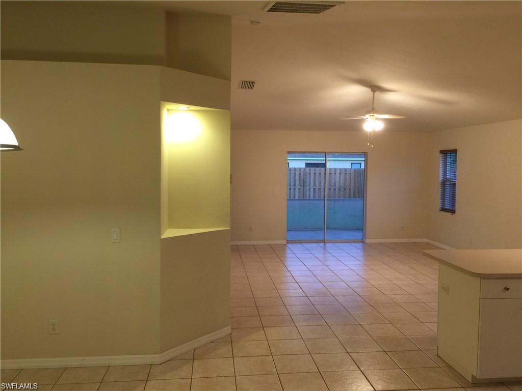 Building Photo - 505 SE 23rd Pl
