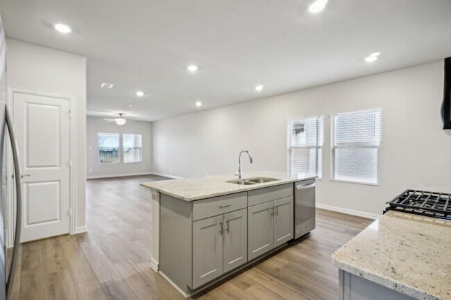 Foto del edificio - 115 Greenbriar Dr