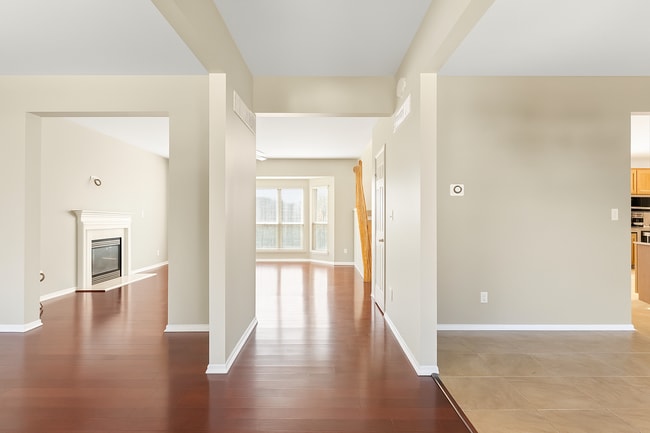 Building Photo - 605 Thornridge Dr