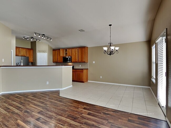 Building Photo - 1404 Bankston Dr